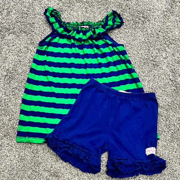 ruffle girl Other - Striped Ruffle shorts & tank set